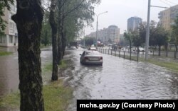 У Менску грамадзкі транспарт спазьняўся больш чым на гадзіну