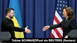 Президент Украины Владимир Зеленский и вице-президент США Камала Харрис во время Мюнхенской конференции по безопасности, 17 февраля 2024 года