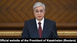 Қазақстан президенті Қасым-Жомарт Тоқаев халыққа жолдауында елде саяси партия тіркеу тәртібі "едәуір жеңілдейді" деп мәлімдеген. Нұр-Сұлтан (қазіргі Астана), 16 наурыз, 2022 жыл