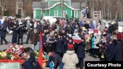 Пахаваньне аднаго з расейскіх вайскоўцаў, які загінуў ва Ўкраіне, сакавік 2022