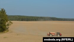 Сельскагаспадарчая тэхніка на палетках, ілюстрацыйнае фота 