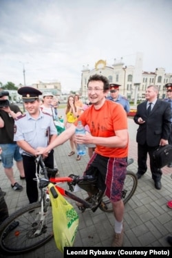 Леонид Рыбаков на антипутинском митинге