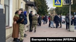 У военкомата Московского района Петербурга