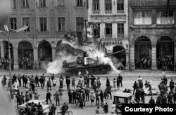 Советский танк в чешском городе Либерец, 1968