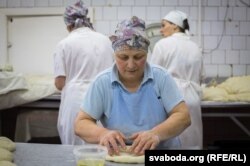 Працуюць без выходных і амаль без адпачынкаў