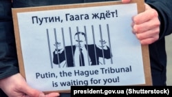 На акции против российского вторжения в Украину. Амстердам, Нидерланды, 6 марта 2022 г. Иллюстративная фотография