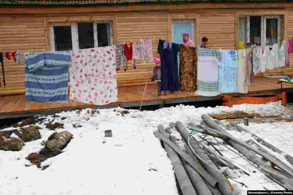 Лагерь &quot;Ромашка&quot; под Харьковым, где живут переселенцы из Луганской и Донецкой областей