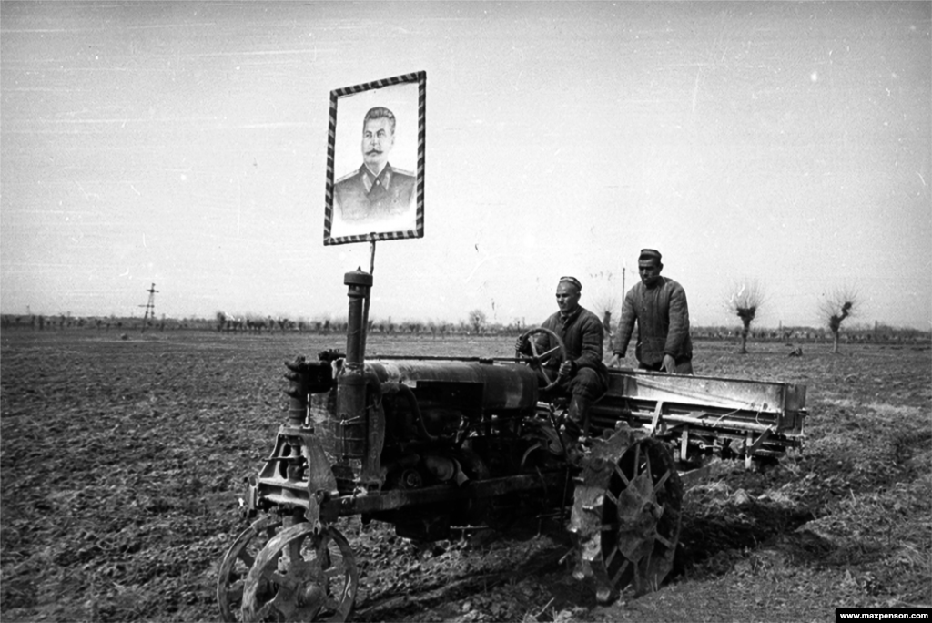 В конце 1940-х годов, во время новой вспышки антисемитизма уже в сталинском СССР, Макс Пенсон потерял работу, ему запретили в дальнейшем работать фотокорреспондентом