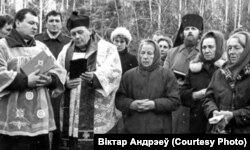 Падчас адкрыцьця помніка на Кабыляцкай гары. 1990 год (Фота з архіву Віктара Андрэева)