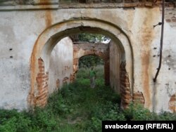 Стайні графаў Храптовічаў мелі галерэі, як у Вэрсалі.