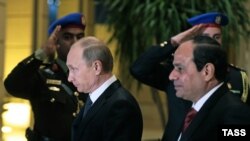 Владимир Путин и президент Египта Абдул-Фаттах Ас-Сиси в Каире 