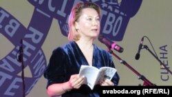 Вальжына Морт падчас прэзэнтацыі сваёй кнігі ў Кіеве, травень 2019 году