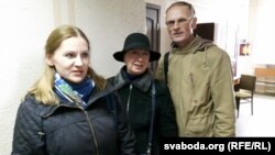 Алена Шабуня, Тацяна Севярынец, Георгі Станкевіч у судовай залі