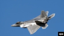 Американский истребитель F-22 Raptor 