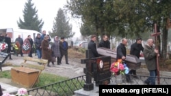 Belarus - Funeral of general Valer Fralou in Horadnya, 12Nov2014