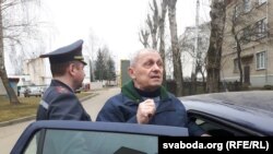 Магілёўскі актывіст Уладзімер Шанцаў падчас чарговага затрыманьня. 