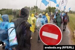 Міліцыя перакрывае ўезд у Будслаў — але не праход