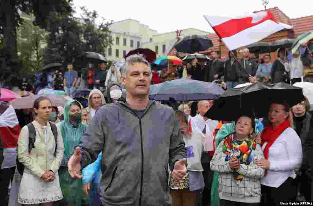 Выступае Юры Губарэвіч, старшыня руху &laquo;За свабоду&raquo;