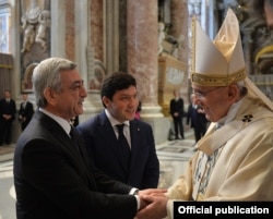 Roma Papası Francis Ermənistan prezidenti Serzh Sarkisianla görüşüb