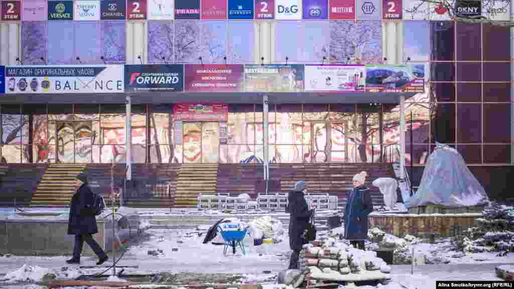 Катерининская улица в Симферополе во время замены брусчатки