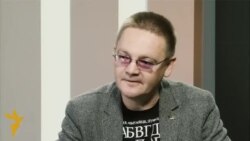 Алесь Пашкевіч: Алексіевіч на эвэрэсьце сусьветнай славы ўзьняла бел-чырвона-белы сьцяг