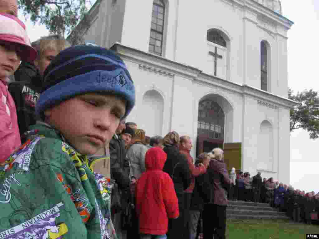 Вернікі чакаюць прыезду архібіскупа Тадэвуша Кандрусевіча. 