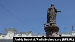 Манумэнт «Заснавальнікам Адэсы», цэнтральная фігура якога расейская імпэратрыца Кацярына ІІ
