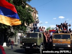 Сёньня Ерэван — гэта суцэльны конкурс на самы арыгінальны аўтамабіль