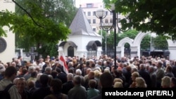 На двары Сьвята-Петрапаўлаўскага сабору