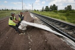 Дар Русия корҳои дастии сахтро асосан муҳоҷирон иҷро мекунанд.