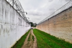 Праход між дзьвюма магілёўскімі турмамі, ілюстрацыйнае фота