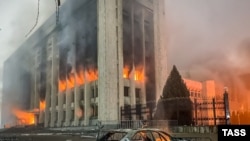 Пожар в результате протестов в Алматы