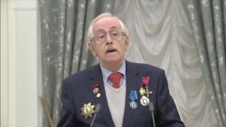 Василий Ливанов о том, как голос с неба уговаривает Путина остаться на новый срок