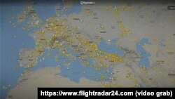 Сайт Flightradar, карта воздушного пространства над Украиной