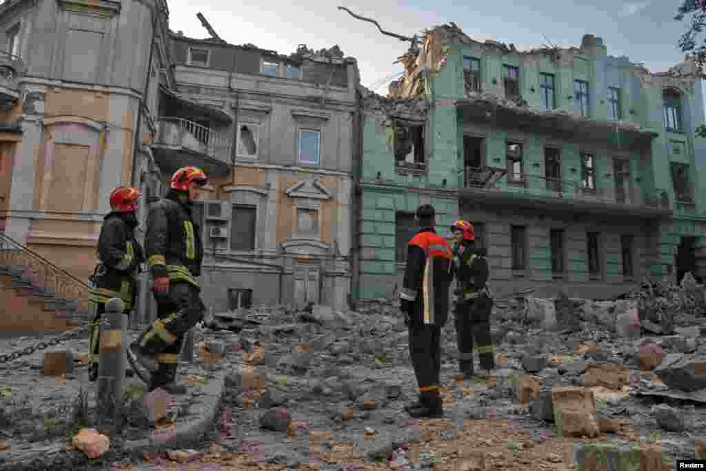 Пострадали здания, в том числе жилые дома в историческом центре Одессы, который находится под защитой ЮНЕСКО